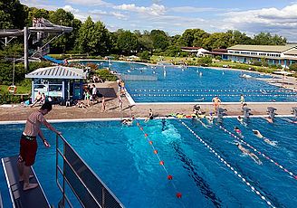 Tübinger Freibad: das abwechslunsgreiche Freizeitvergnügen